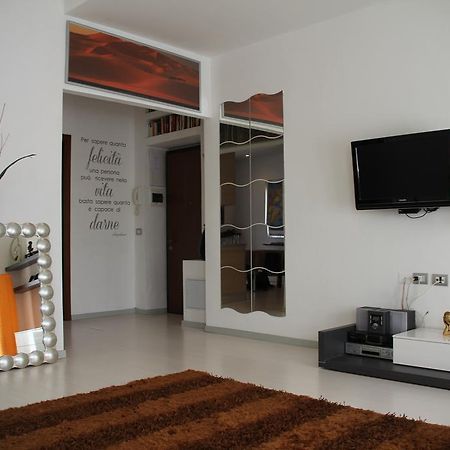 Suite In Town Μιλάνο Δωμάτιο φωτογραφία